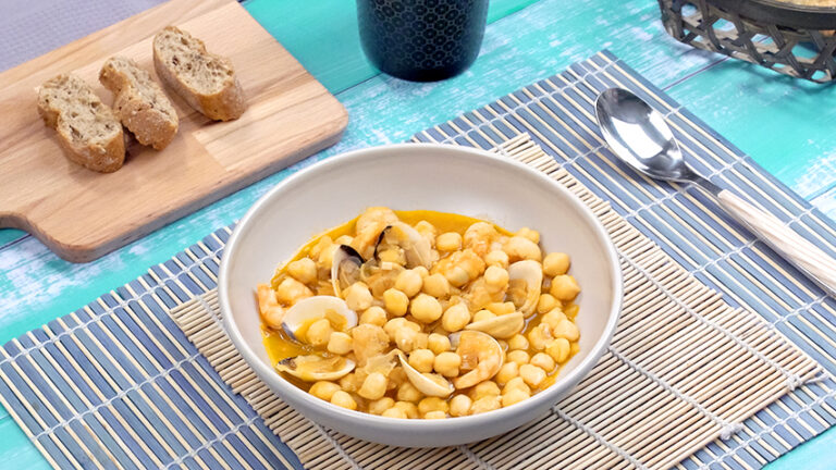 Garbanzos con marisco