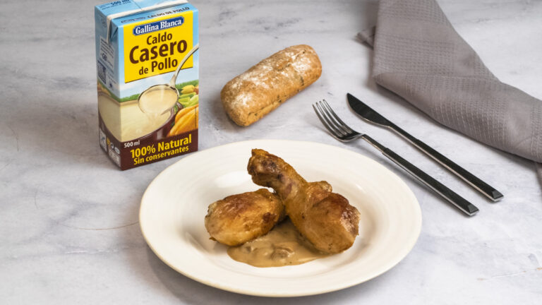 Muslos de pollo con salsa de champiñones