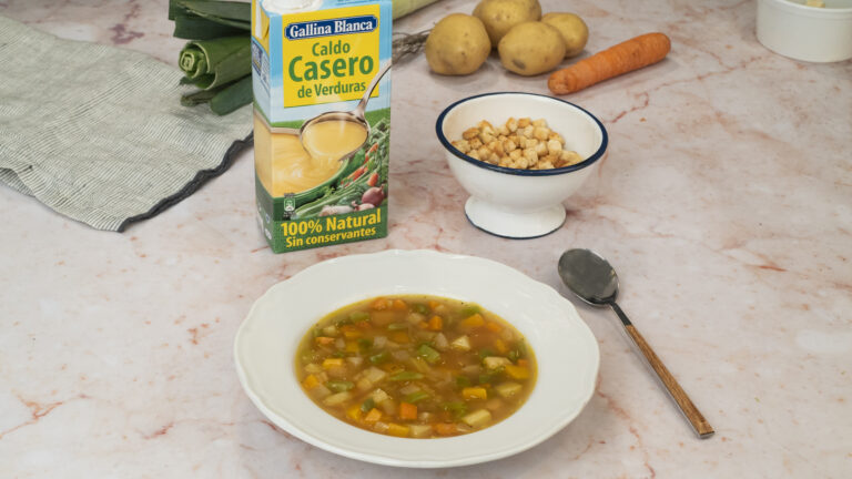 Sopa de verduras con tomillo