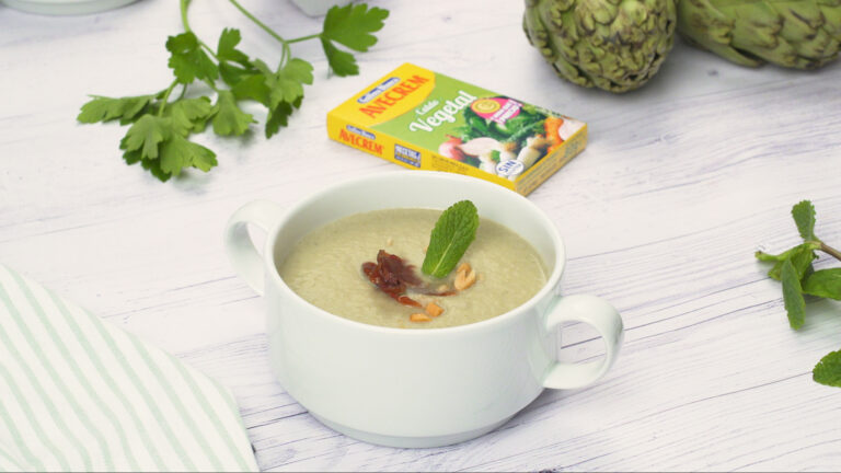 Crema de alcachofas con jamón