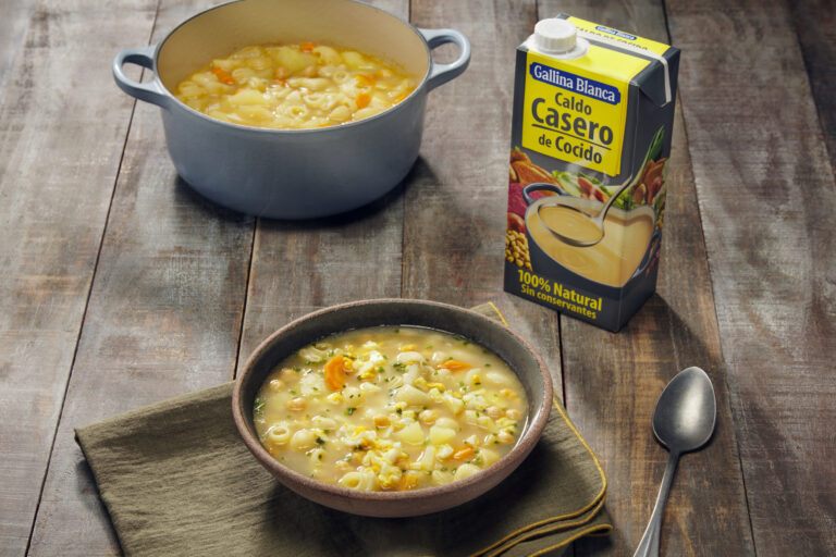 Sopa de cocido con pasta