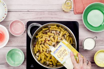 Finaliza con nata y queso